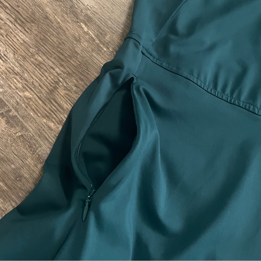 Like New TITLE NINE Freelance Carey Fit And Flare V-Neck Athletic Dress Size: S - Picture 9 of 13